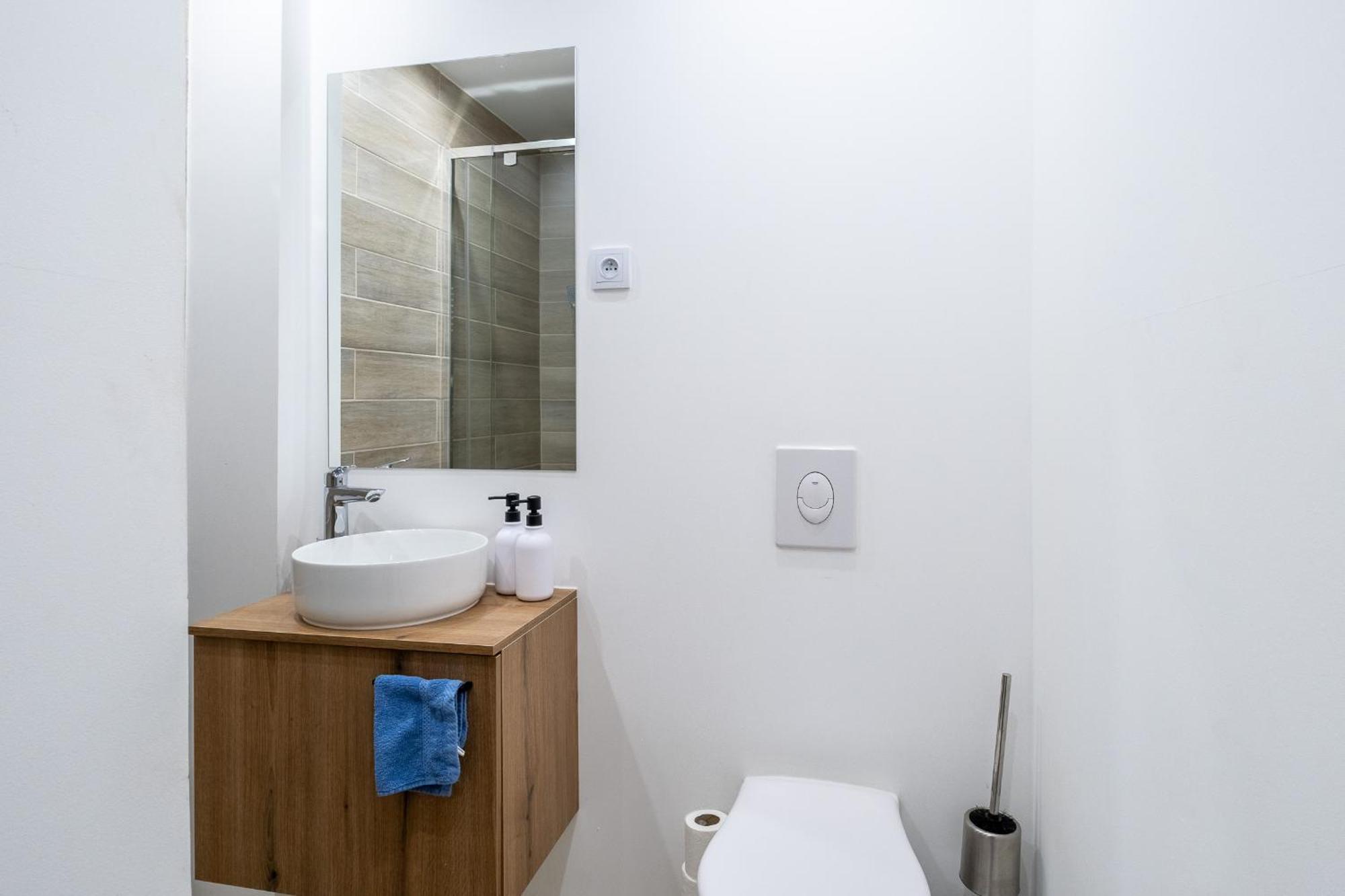 Nomad Apartments - Vue Collegiale Dinant Quarto foto